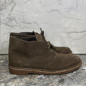 Clarks Men's Dark Olive Green Chukka Boots